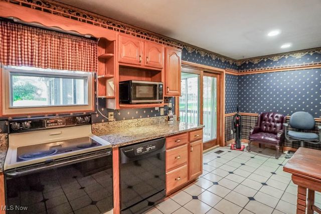 2982 Fair Oaks Drive, Norton, OH 44203