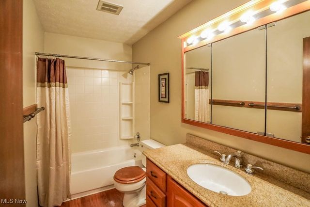 2982 Fair Oaks Drive, Norton, OH 44203