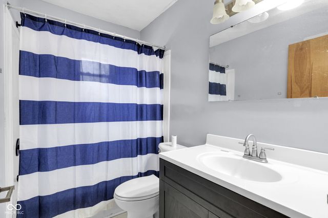 235 Venable Drive, Avon, IN 46123