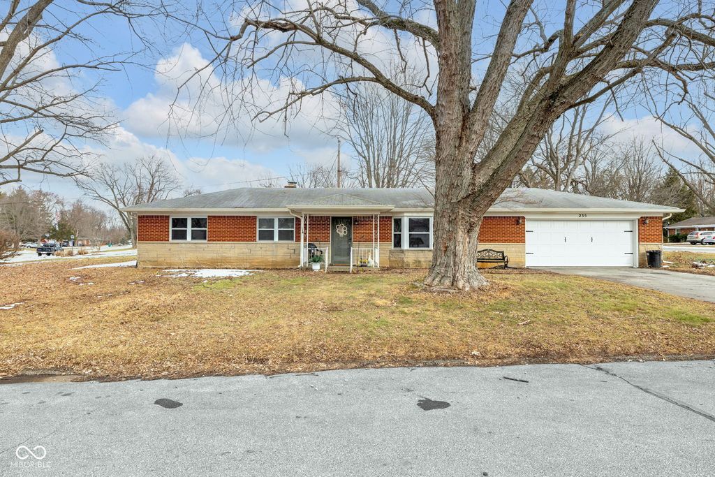 235 Venable Drive, Avon, IN 46123