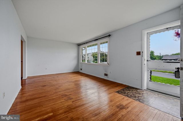 308 BREWSTER DR, Newark, DE 19711