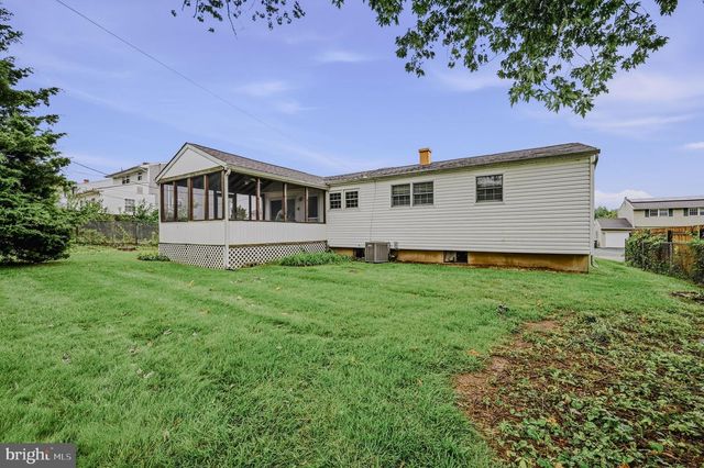 308 BREWSTER DR, Newark, DE 19711