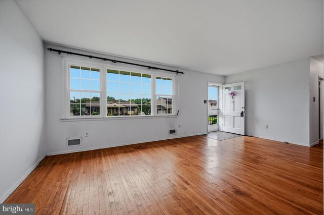 308 BREWSTER DR, Newark, DE 19711