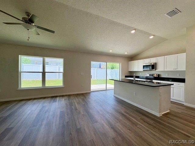 8220 N Wakefield Drive, Citrus Springs, FL 34434