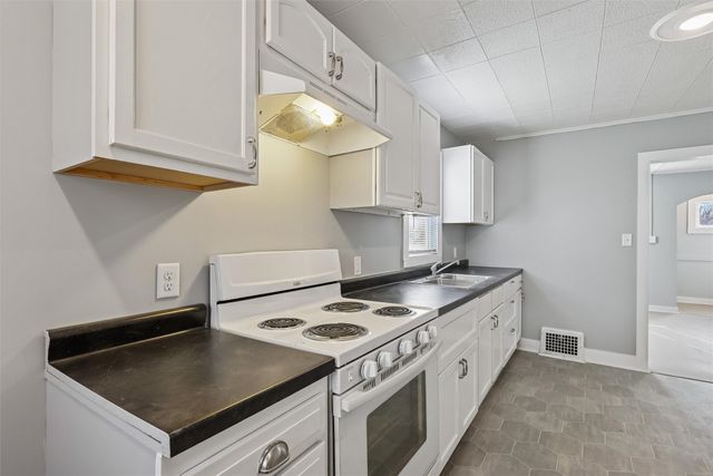 505 Kirkwood Avenue, Des Moines, IA 50315