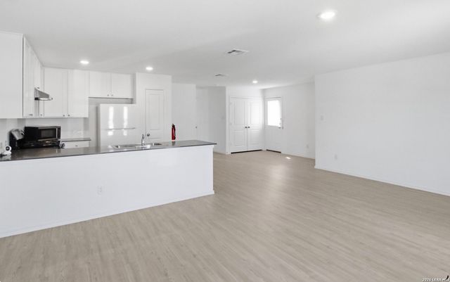 8918 Solar Cove, San Antonio, TX 78252