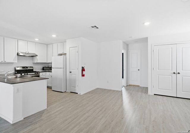 8918 Solar Cove, San Antonio, TX 78252
