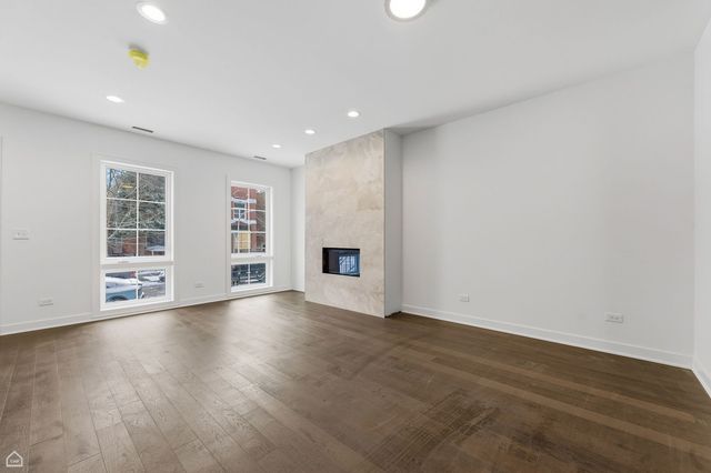 2832 W Wilcox Street, Chicago, IL 60612