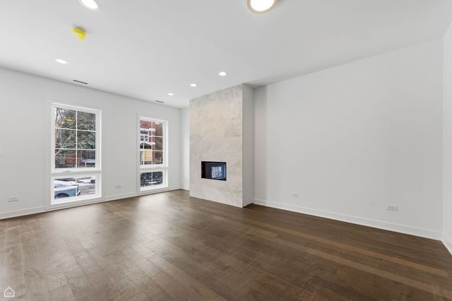 2832 W Wilcox Street, Chicago, IL 60612