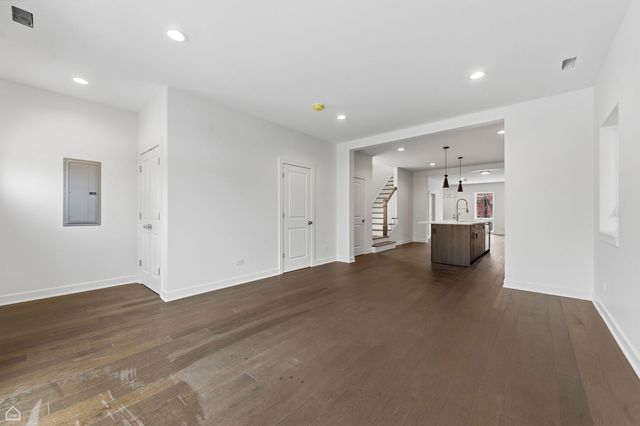 2832 W Wilcox Street, Chicago, IL 60612