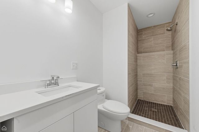 2832 W Wilcox Street, Chicago, IL 60612