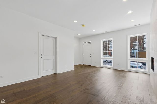 2832 W Wilcox Street, Chicago, IL 60612