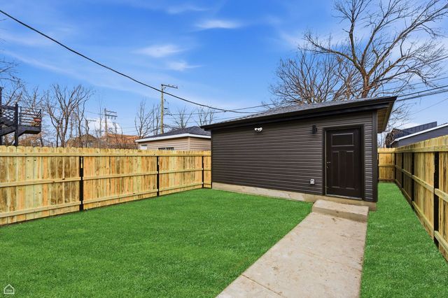 2832 W Wilcox Street, Chicago, IL 60612