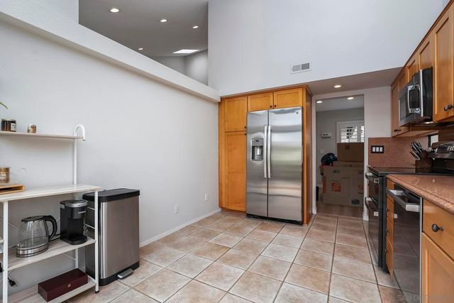 6339 Caminito Del Cervato, San Diego, CA 92111