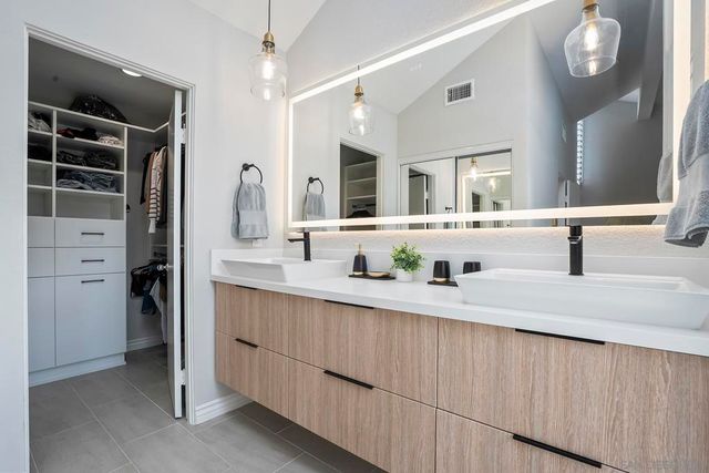 6339 Caminito Del Cervato, San Diego, CA 92111