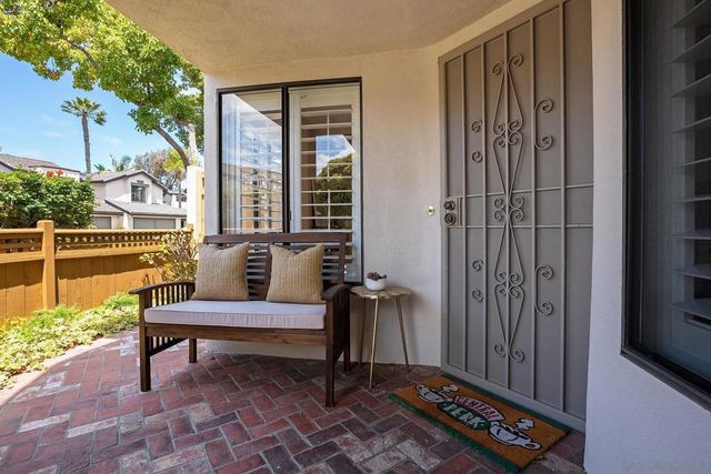 6339 Caminito Del Cervato, San Diego, CA 92111