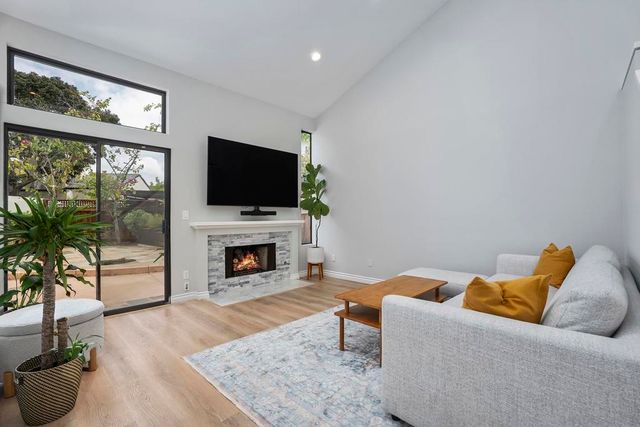 6339 Caminito Del Cervato, San Diego, CA 92111