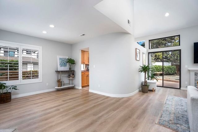 6339 Caminito Del Cervato, San Diego, CA 92111