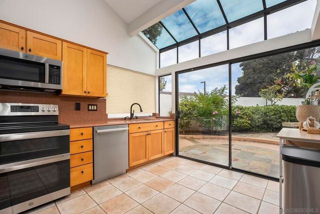 6339 Caminito Del Cervato, San Diego, CA 92111