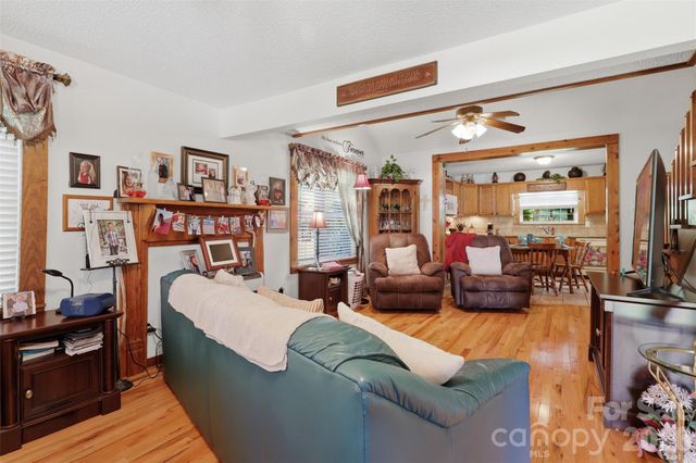 176 + 174 Oak Hollow Road, Union Grove, NC 28689