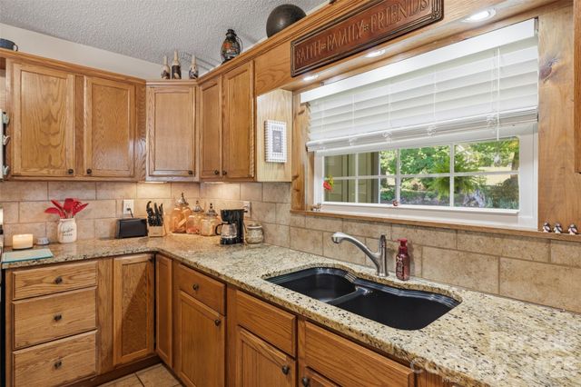 176 + 174 Oak Hollow Road, Union Grove, NC 28689
