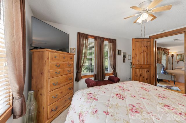 176 + 174 Oak Hollow Road, Union Grove, NC 28689