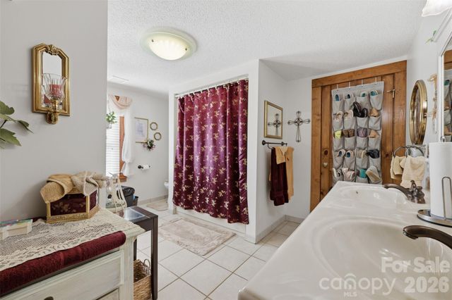 176 + 174 Oak Hollow Road, Union Grove, NC 28689