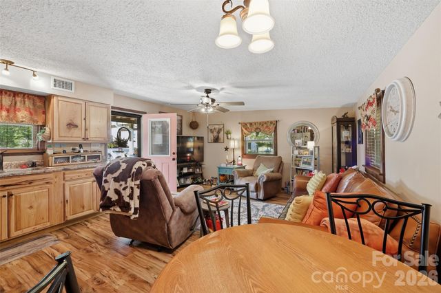 176 + 174 Oak Hollow Road, Union Grove, NC 28689