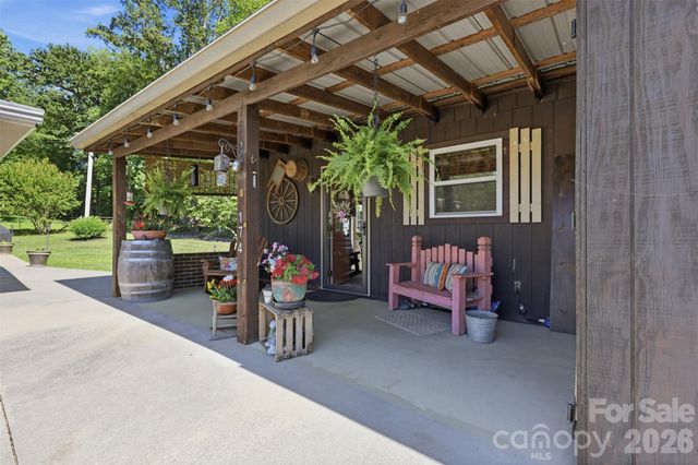 176 + 174 Oak Hollow Road, Union Grove, NC 28689
