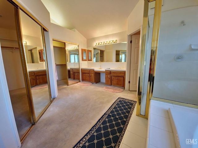 1508 Fieldspring Drive, Bakersfield, CA 93311