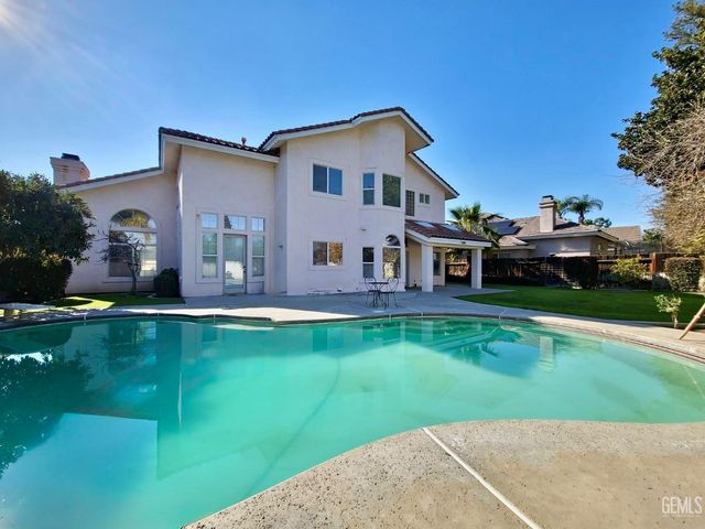 1508 Fieldspring Drive, Bakersfield, CA 93311