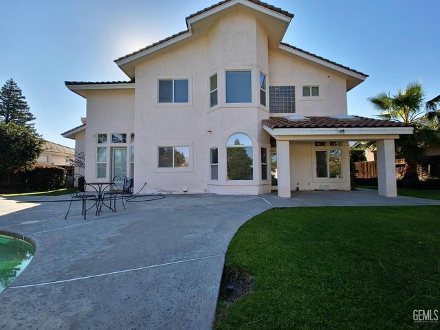 1508 Fieldspring Drive, Bakersfield, CA 93311