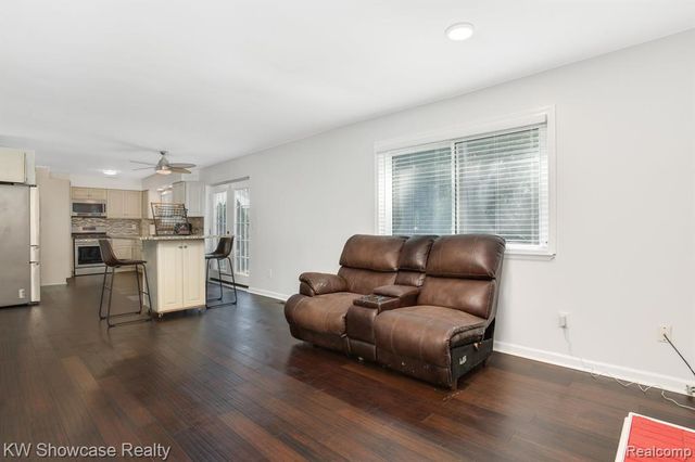 6322 Clarendon Drive, Canton, MI 48187