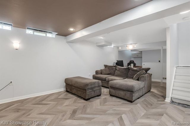 6322 Clarendon Drive, Canton, MI 48187