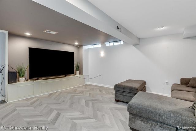 6322 Clarendon Drive, Canton, MI 48187