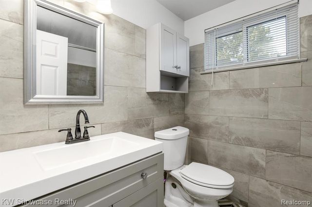 6322 Clarendon Drive, Canton, MI 48187