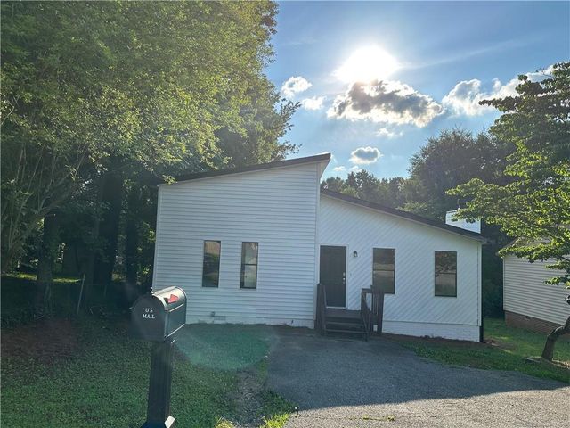 2120 Pinetree Drive, Cumming, GA 30041