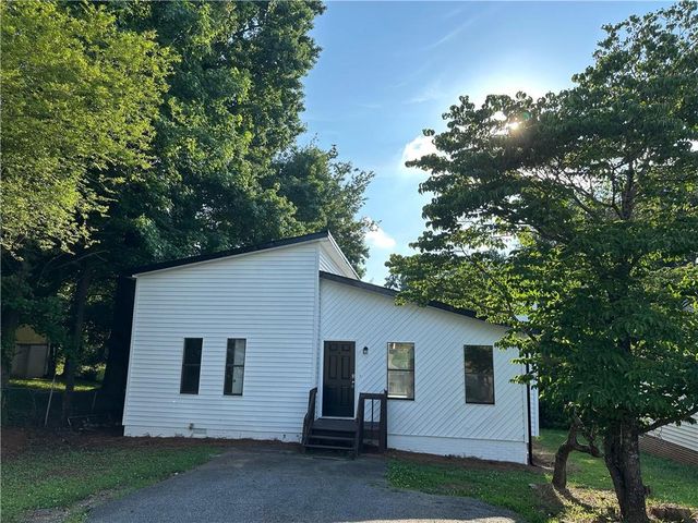 2120 Pinetree Drive, Cumming, GA 30041