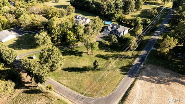7302 W Kirsch Road, Collinsville, IL 62234