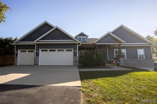 7302 W Kirsch Road, Collinsville, IL 62234