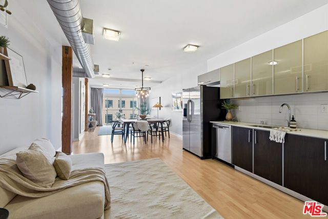 4215 Glencoe Avenue 302, Marina Del Rey, CA 90292