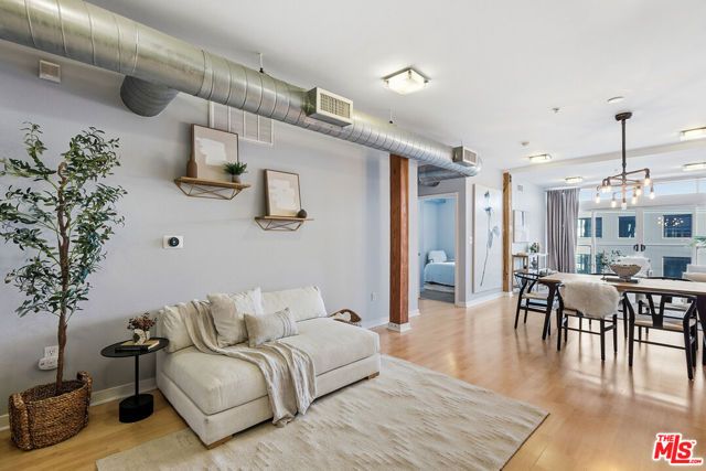 4215 Glencoe Avenue 302, Marina Del Rey, CA 90292