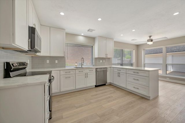 15411 Park Estates Lane, Houston, TX 77062