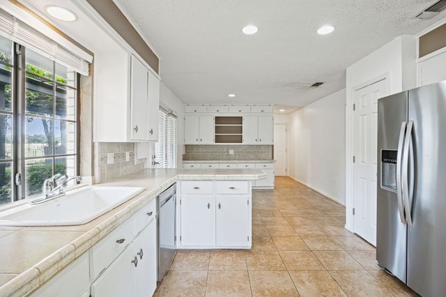 1804 Lakewood Drive, Weatherford, TX 76087