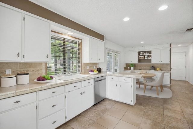 1804 Lakewood Drive, Weatherford, TX 76087