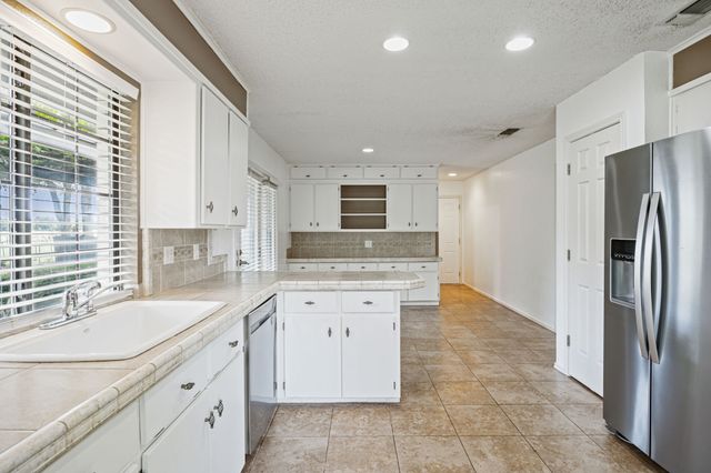 1804 Lakewood Drive, Weatherford, TX 76087
