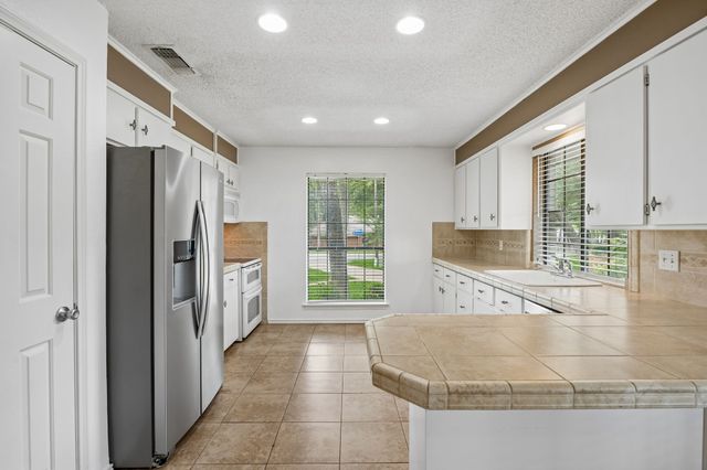 1804 Lakewood Drive, Weatherford, TX 76087