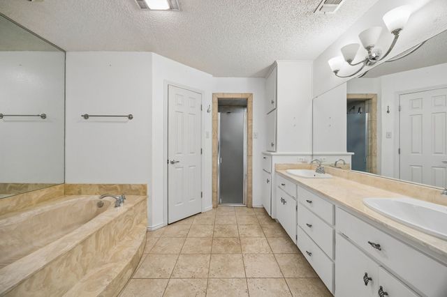 1804 Lakewood Drive, Weatherford, TX 76087