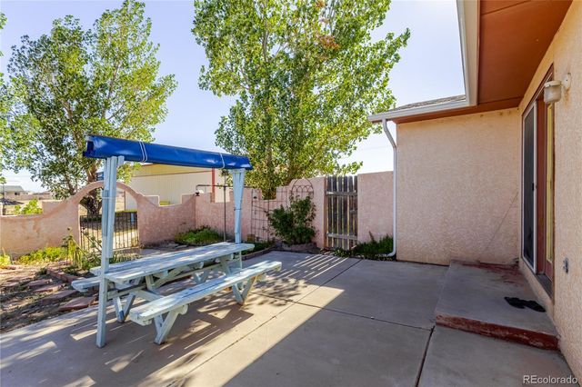 1148 E Dove Creek Drive, Pueblo West, CO 81007