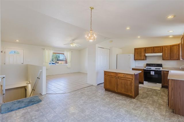 1148 E Dove Creek Drive, Pueblo West, CO 81007